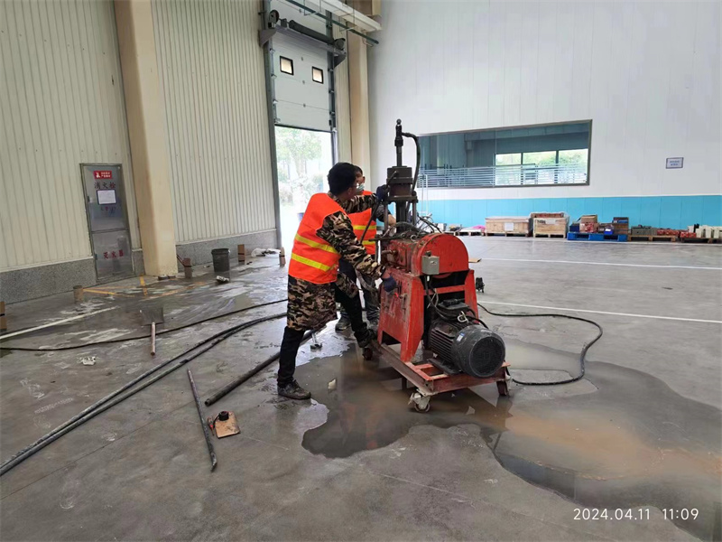 东光厂房地面下沉塌陷注浆加固施工